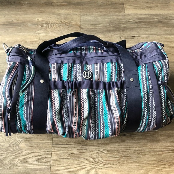 lululemon need a margarita cadet blue duffle bag - Picture 2 of 8